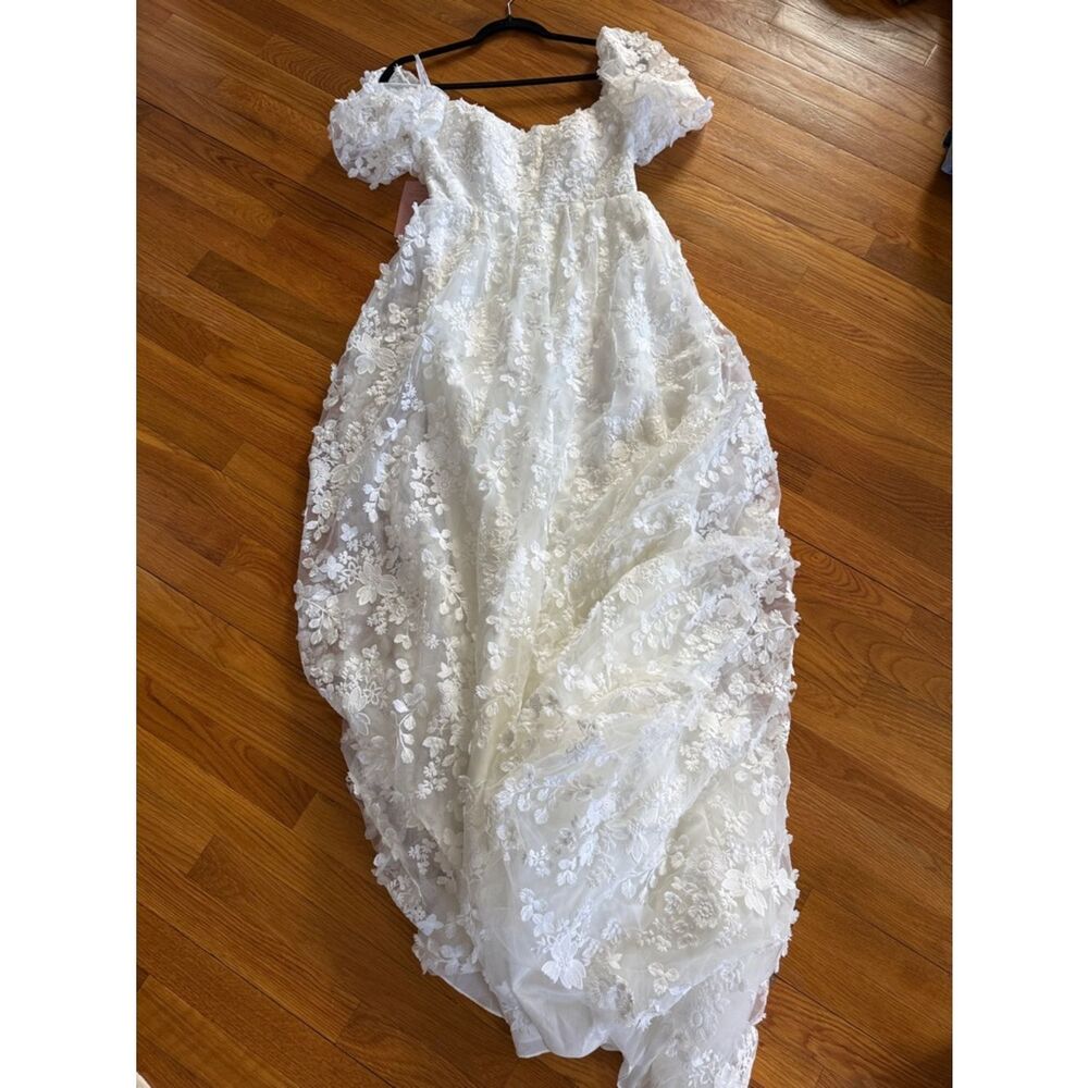 Willowby by Watters Lilia Puff-Sleeve Lace Empire Wedding Gown - Picture 4 of 10